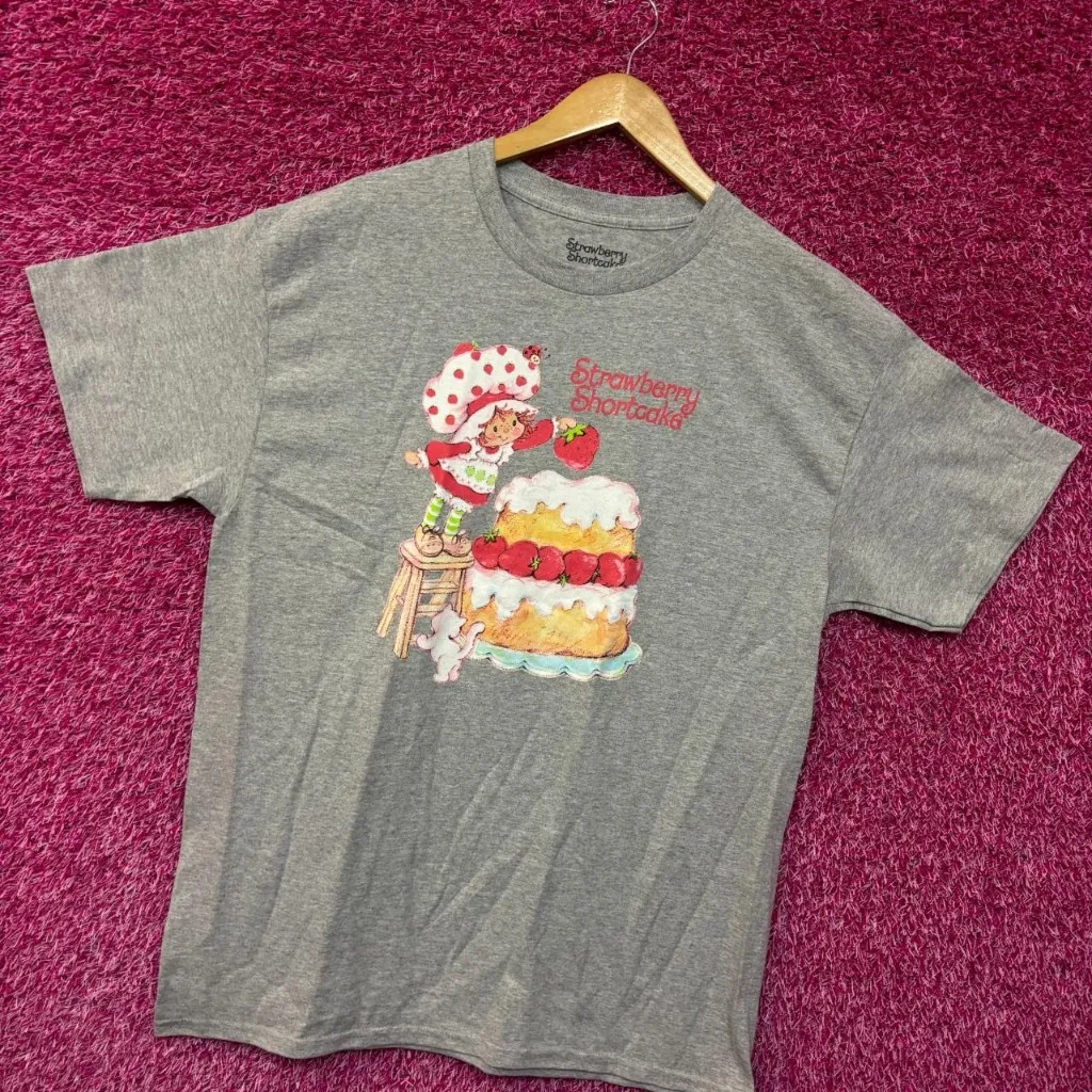 Strawberry Shortcake Cooking by The Book T-shirt size medium - Image 3