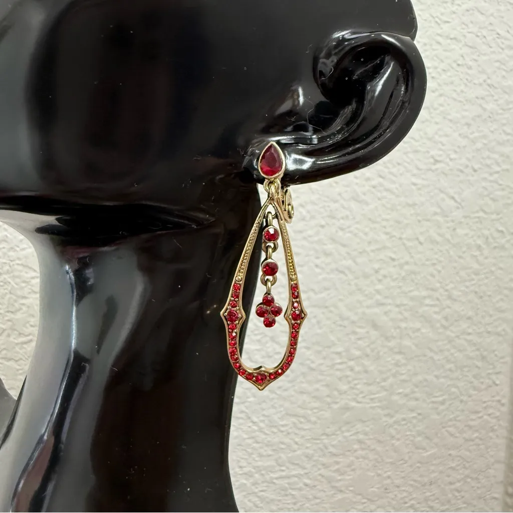 MONET Gold-tone Wine Red Rhinestones Drop Dangle Earrings 10.1g. - Image 3