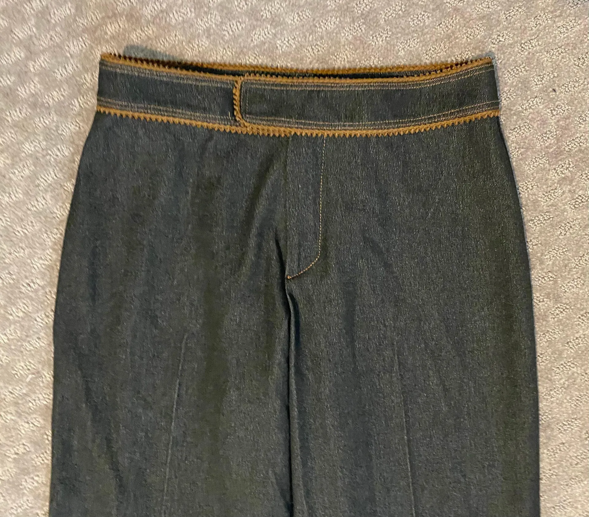 NWOT  high waisted stretchy slacks. Sz 4 - Image 3