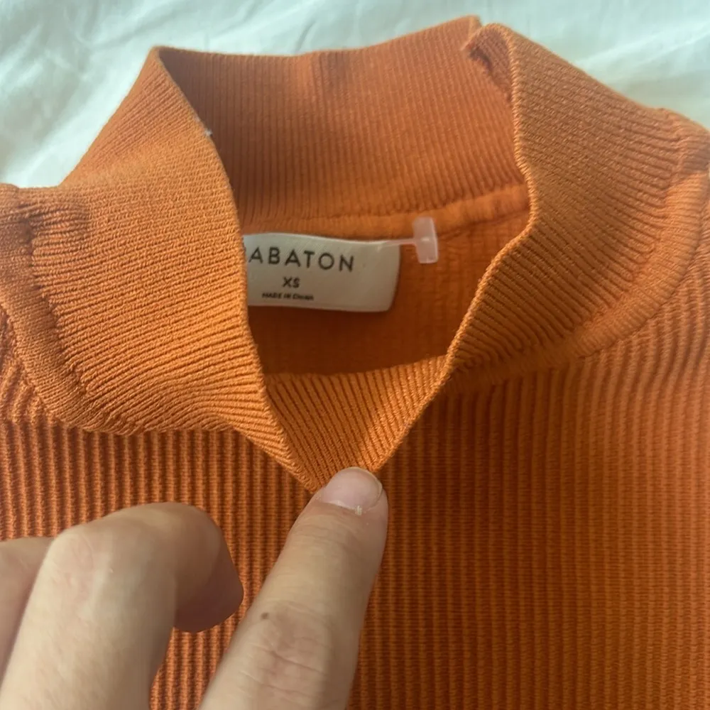 Aritizia  Ribbed Halter High Neck Crop Tank XS - Image 2