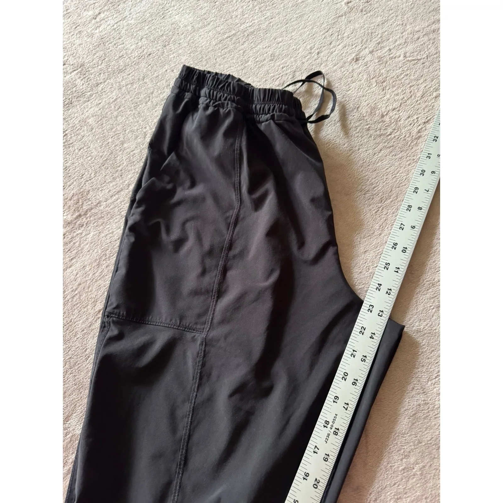 Lululemon Women's Final Play Loose Fit Cropped‎ Yoga Pants Black Size 10 - Image 9