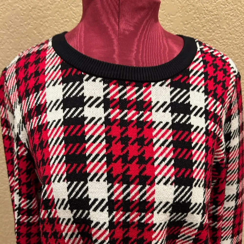 Marled Red, White, Black Plaid Sweater Size M - Image 3