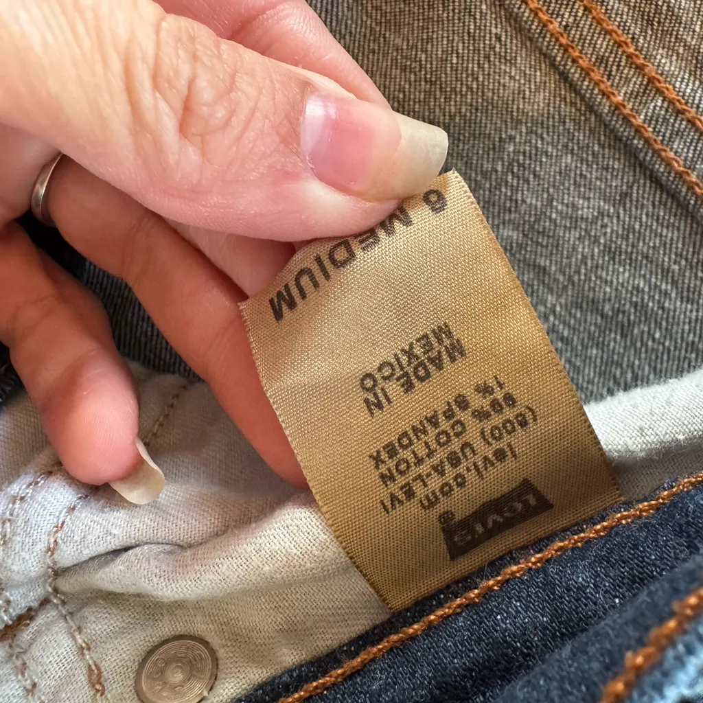 Levi's Dark Blue bootcut jeans - Image 3