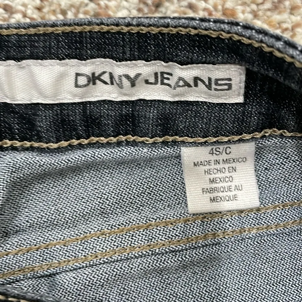 DKNY SOHO bootcut jean Womens 28x29 in greyish black wash - Image 7