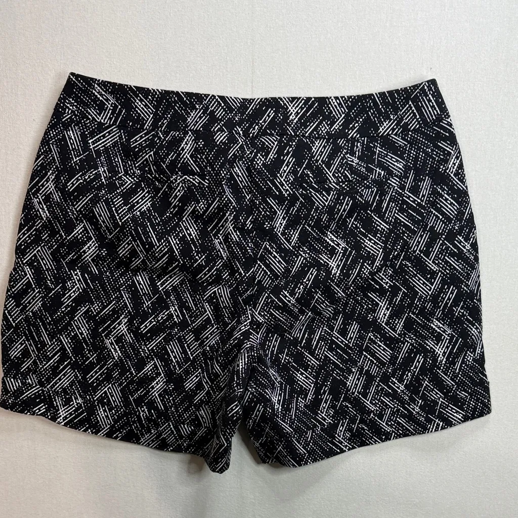 Apt. 9 Black and White Women's Shorts - Image 2