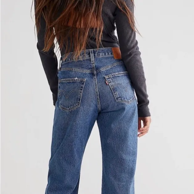 Levi’s 501 90s denim women’s size 31x30 waist measures 34” high rise button‎ fly - Image 2