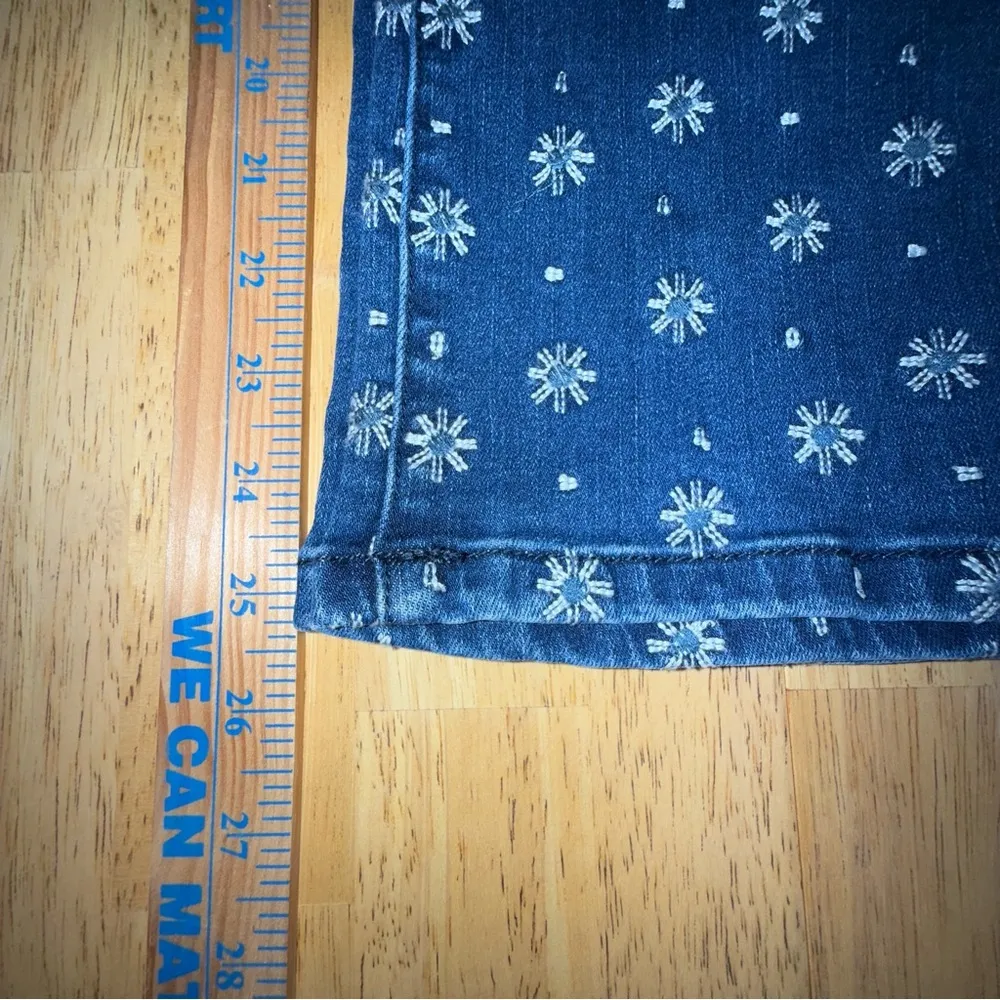 Anthropologie Pilcro embroidered Women's high rise cropped bootcut size 29 Jeans - Image 14