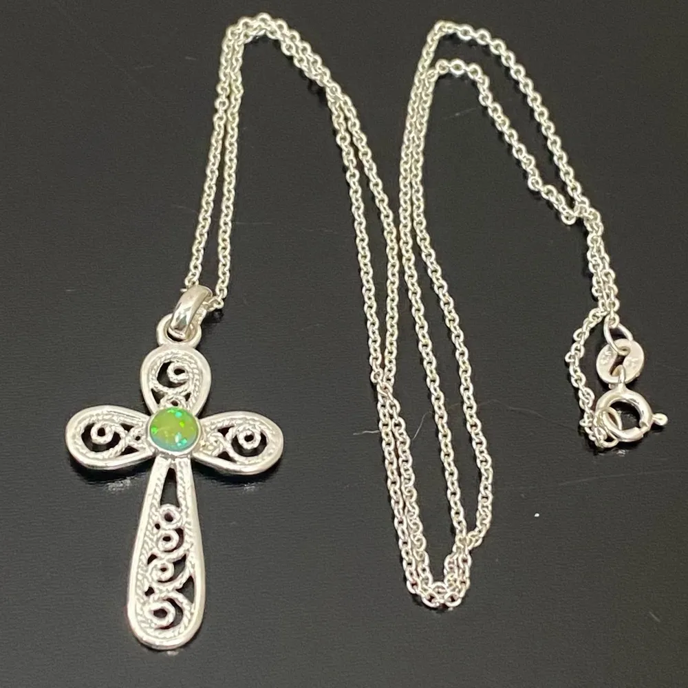 Sterling Silver 925 Signed Green Opal Cross Pendant 18” Necklace 3g. - Image 9