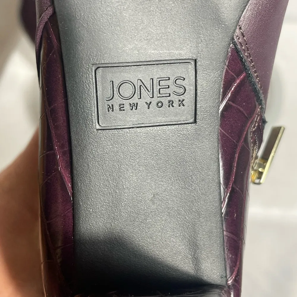Jones New York Helini Burgundy Croc Strap Ankle Booties 7.5M NIB 3” Heel - Image 5