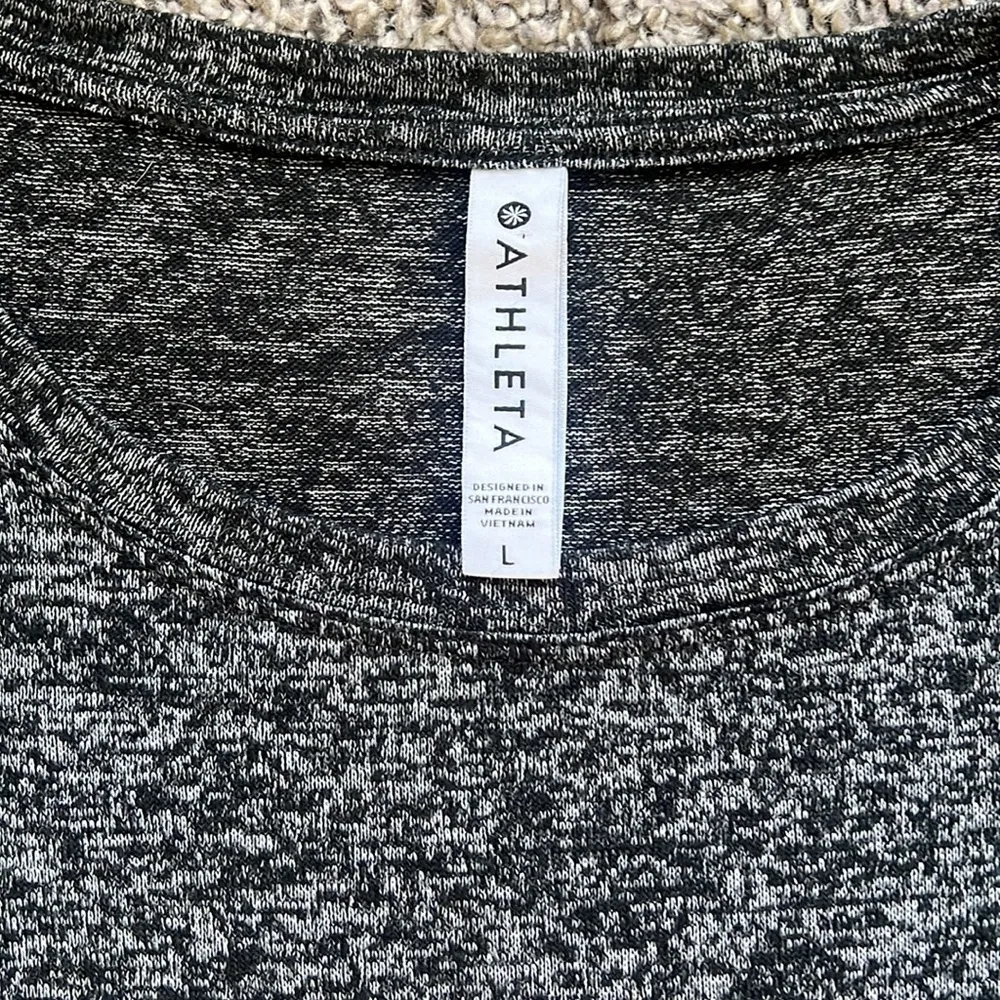 Athleta Mindful Pullover, Charcoal Grey Heather Size large - Image 2