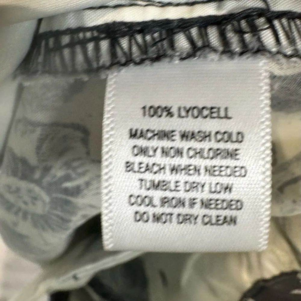 Ann Taylor  gray and white wide leg cropped botanic fluid pants size LP - Image 9