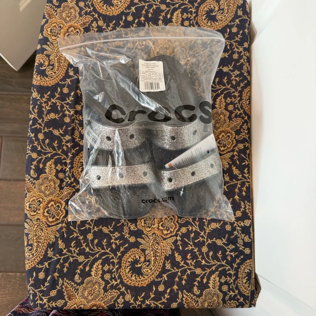 New CROCS Classic Ombre Glitter Sandals/Slides - Black and Gold NWT (C5) - Image 6