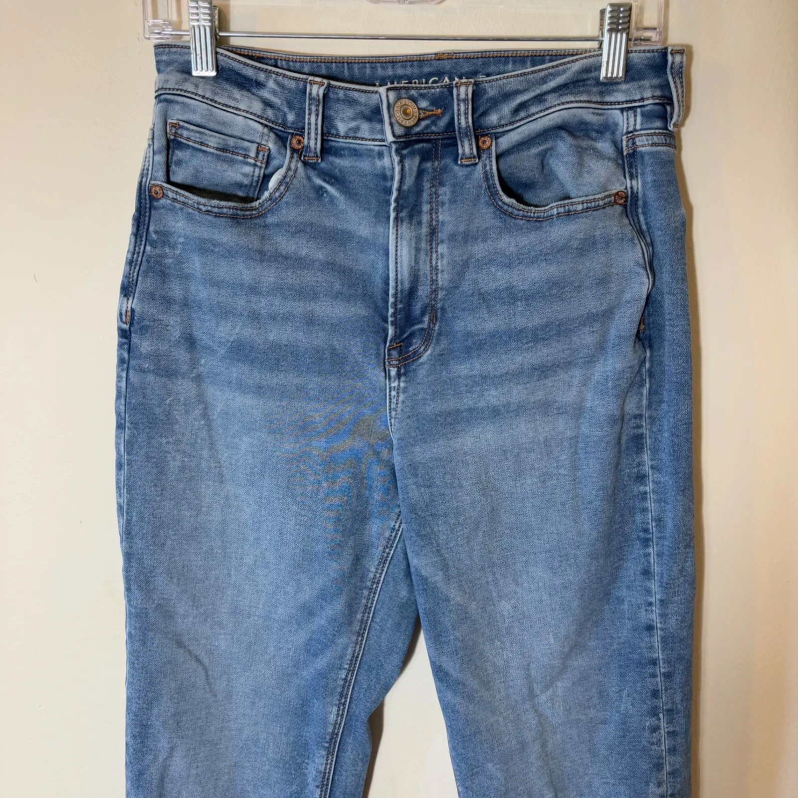 American Eagle AE Cozy High Waisted Mom Jogger Jeans Size‎ 6 Long - Image 2