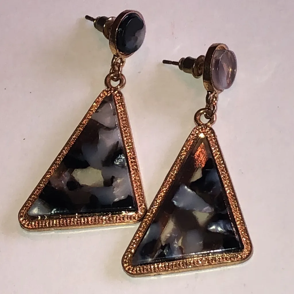 Elegant Black and Gold Tone Retro Boho Triangle Earrings - Image 2