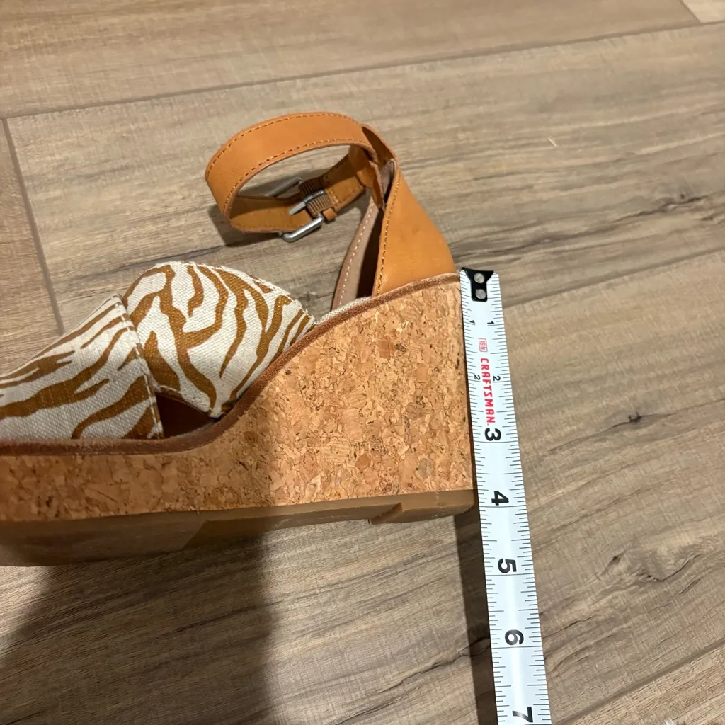 DOLCE VITA Urbane Zebra Wedge Sandal Platform Heels Brown Natural‎ Canvas cork 7 Tan - Image 9