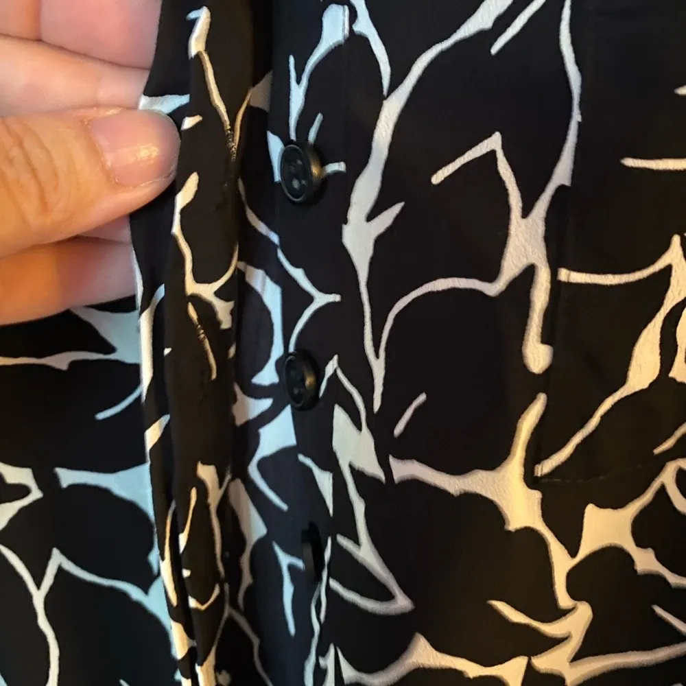 Loft Black and White Leaf Print Romper, Women’s Size 2 - Image 3