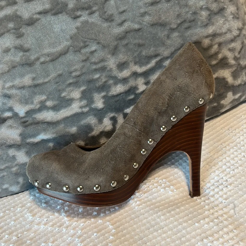Dolce Vita DV Heeled Stilettos Suede Round Toe Womens 6 Studded Taupe Gray - Image 12