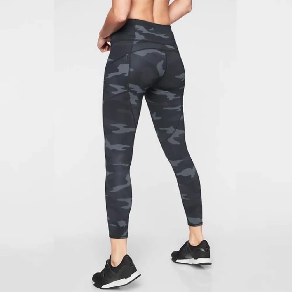 ATHLETA Black Gray Camo Contender 7/8 Tights Powerlifting Leggings Size M - Image 2
