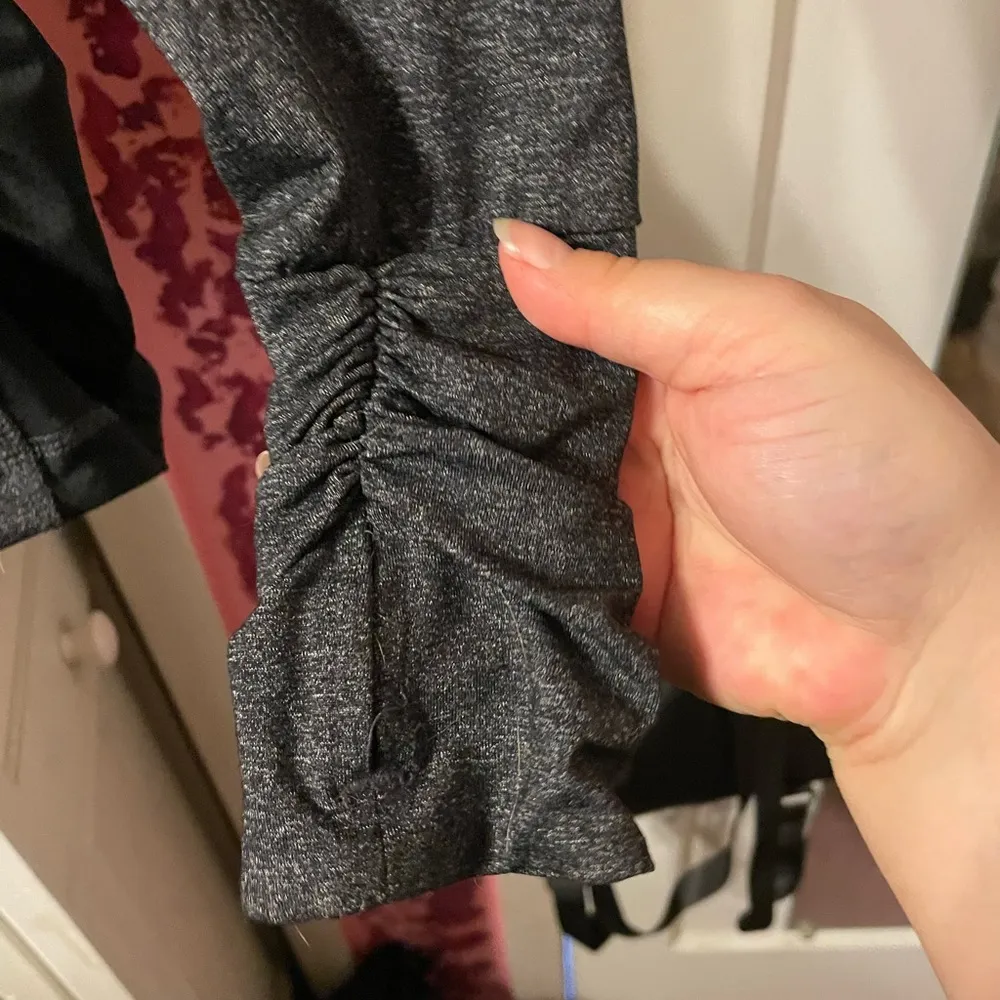 Forever 21  RUCHED ACTIVE JACKET - Image 4