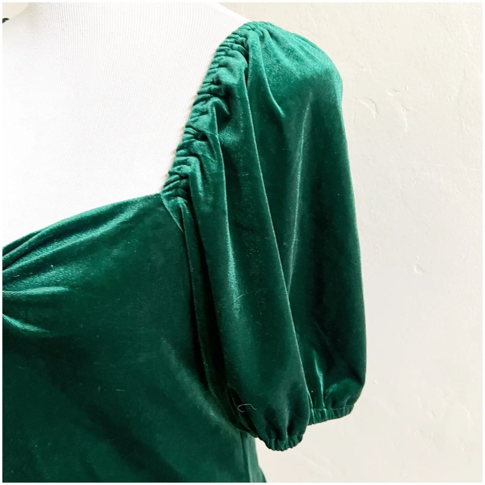 Rachel Roy Green Velvet Puff Sleeve Blouse Size Medium Sweetheart Neckline - Image 8