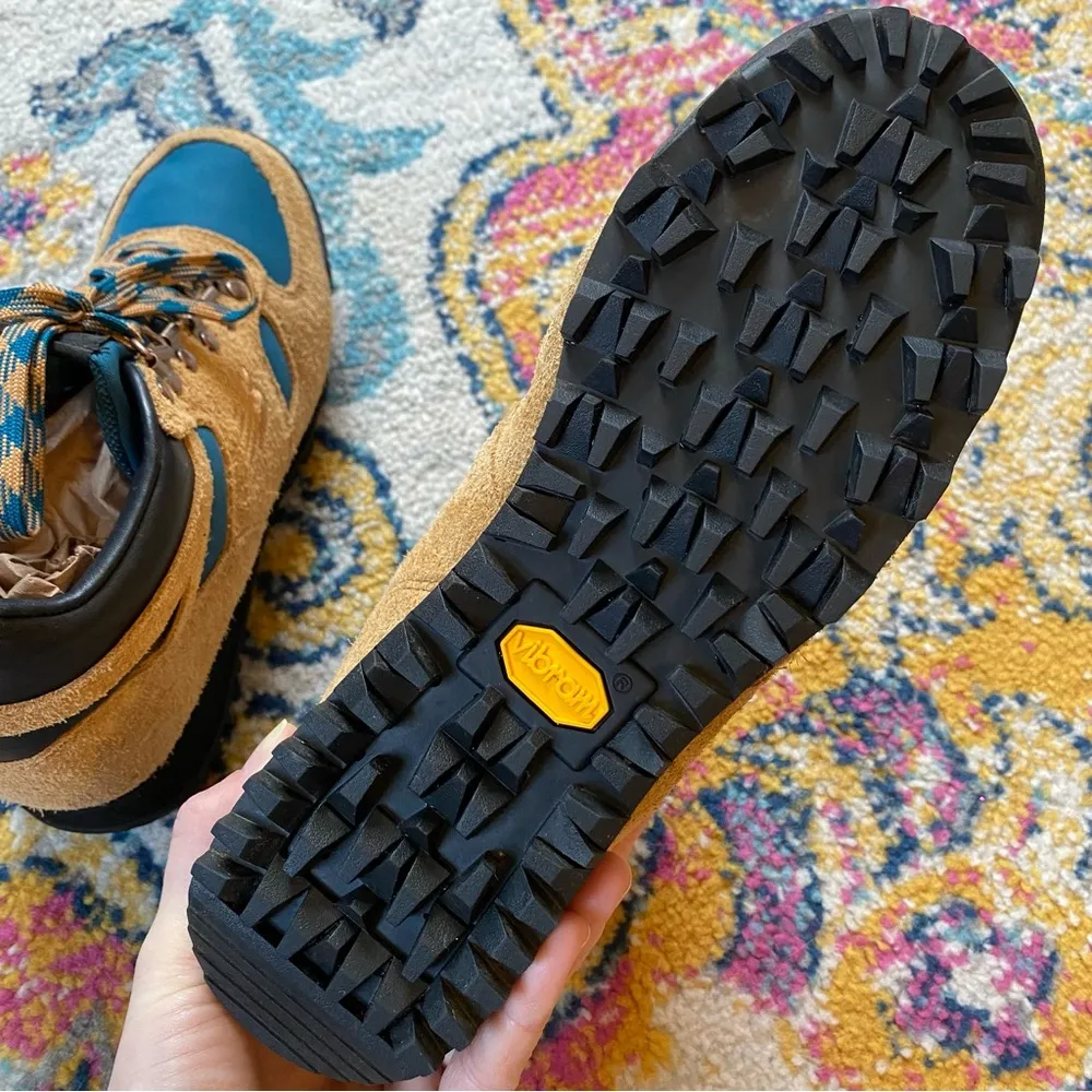 New Balance Rainer Urainaa Vibram
Hiking Boots Size 6.5 (womens 8.5) - Image 8