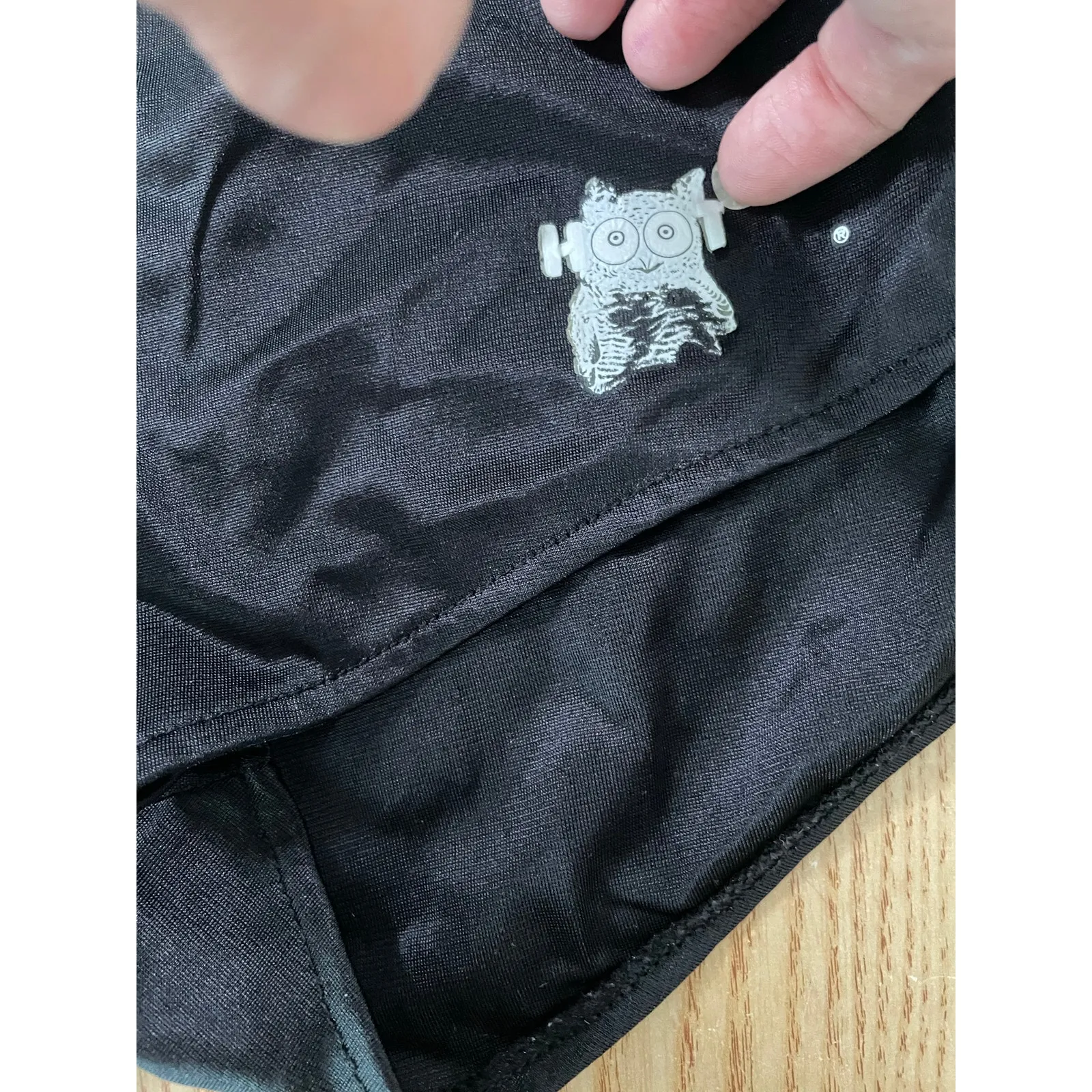 B22-16 Women’s Hooters Vintage OG Dolfin Shorts Black Size Xs - Image 3