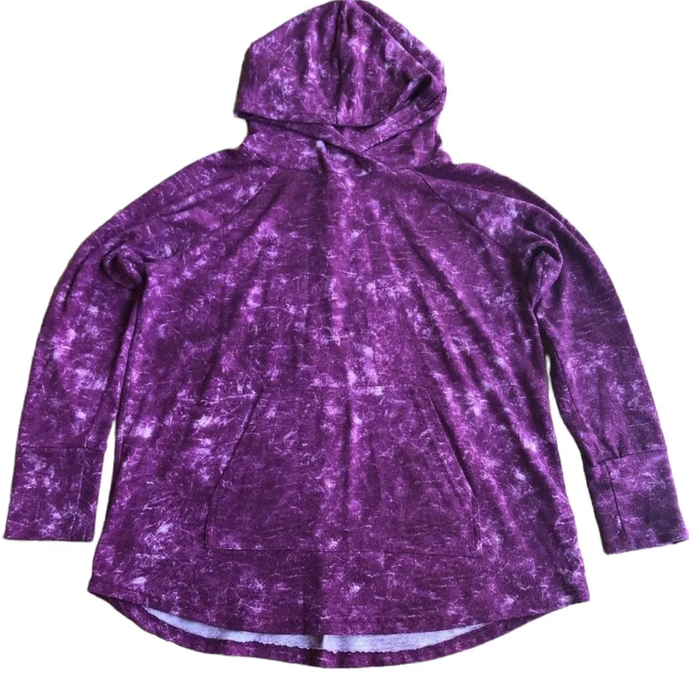 Lularoe Amber tie dye maroon hoodie - Image 3