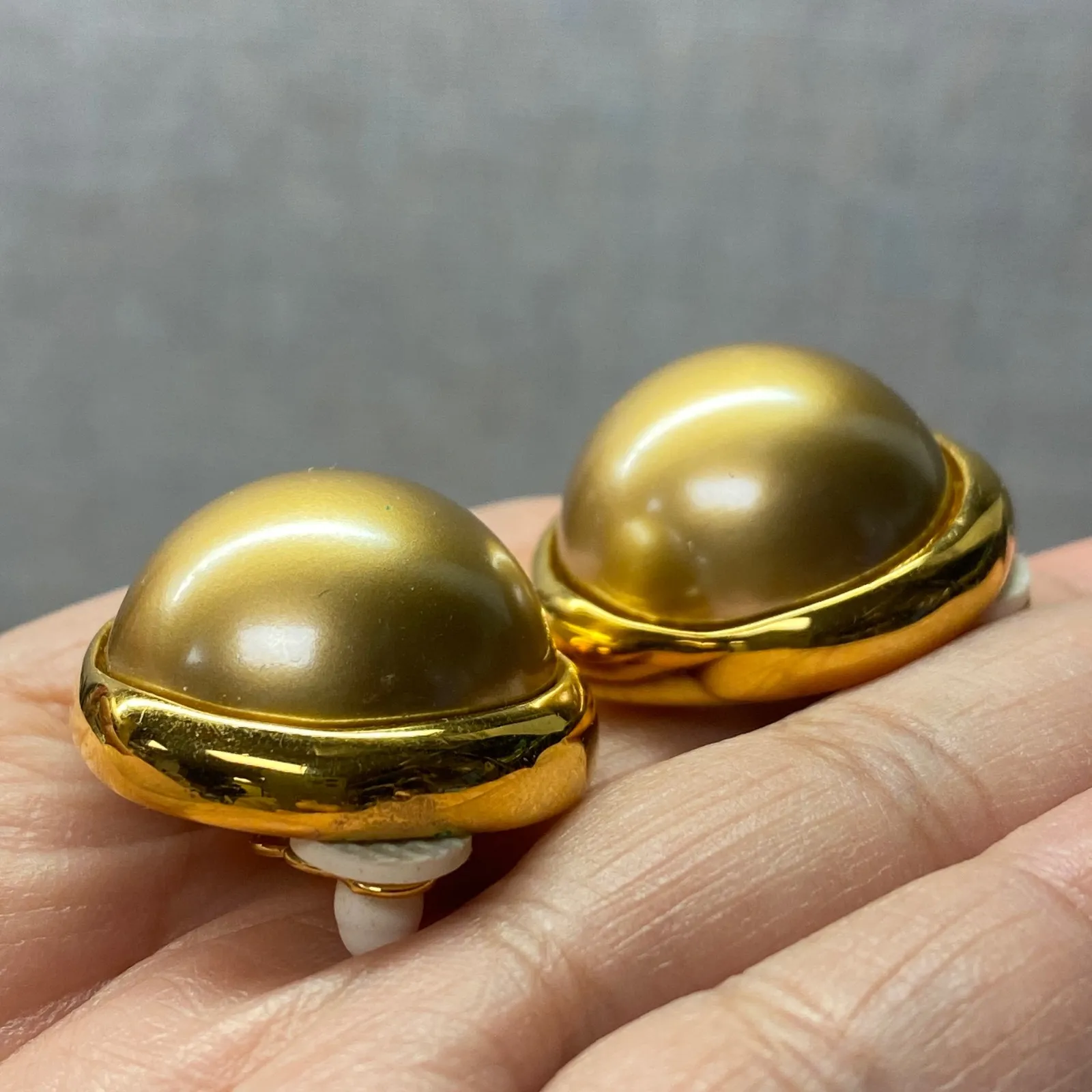 Vintage Classic Gold Tone Faux Pearl Button Clip On Earrings Style - Image 9