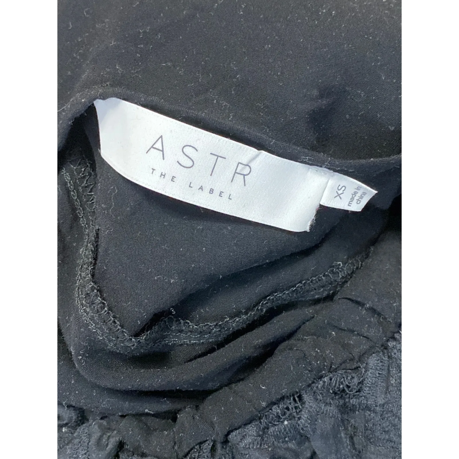 Astr the Label Black Floral Lace Sheer Short Sleeve V Neck Romper Jumpsuit Sz XS - Image 3