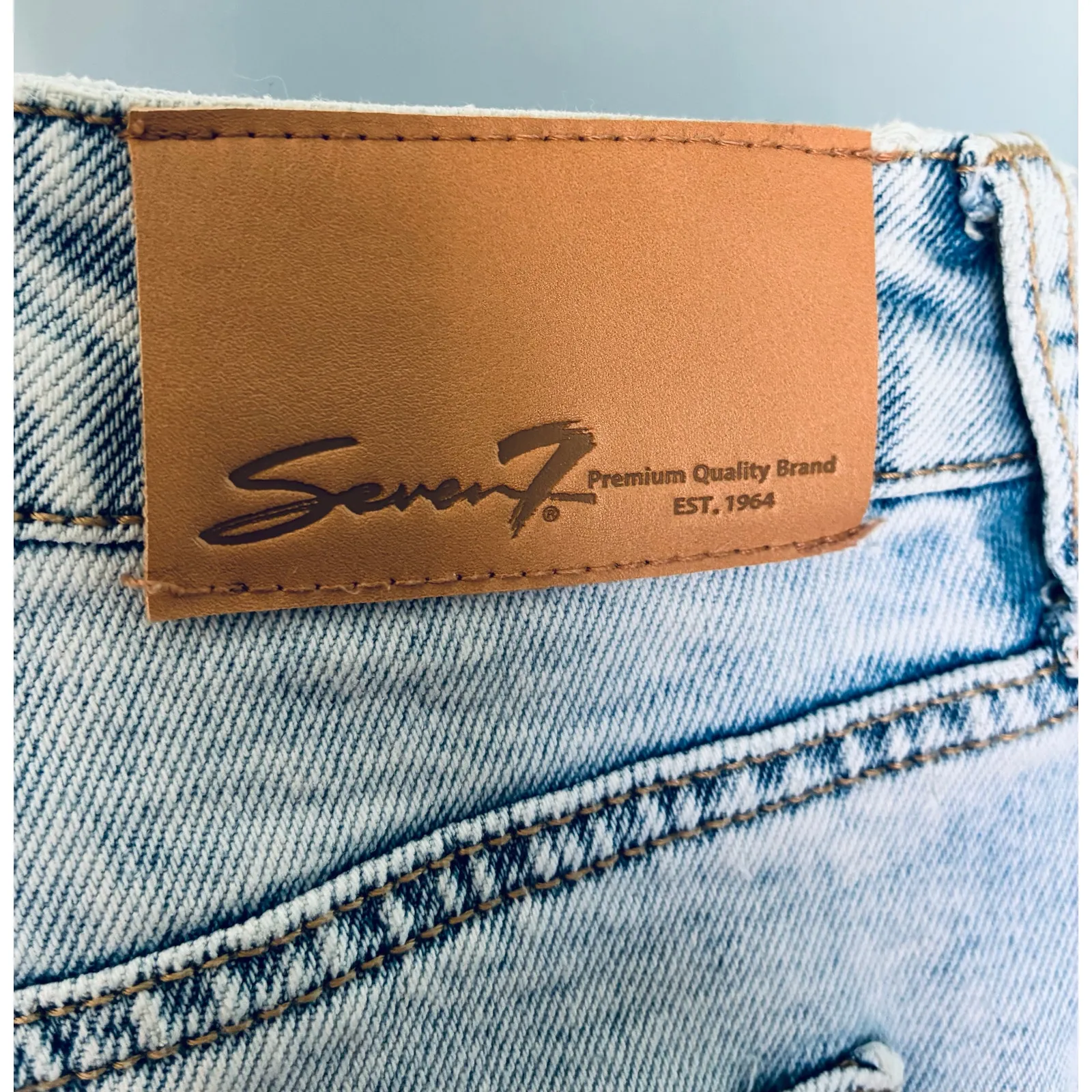 Seven7 Slim Straight Jean Light Wash Women's 14 - Image 6