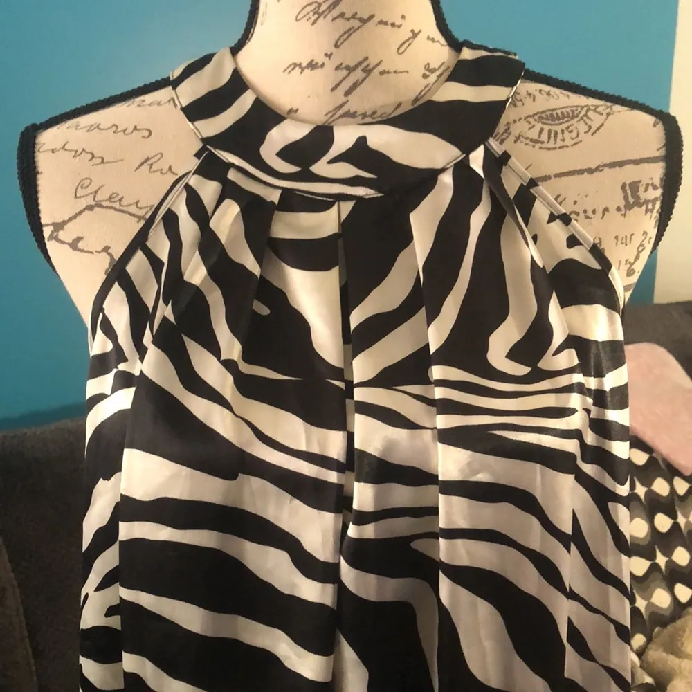 🎉 4 for $20 XXI Open Back Zebra Print Halter, size small - Image 2