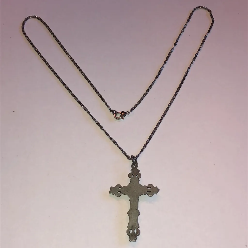Elegant Silver Tone Vintage Crucifix Boho Pendant Necklace - Image 4