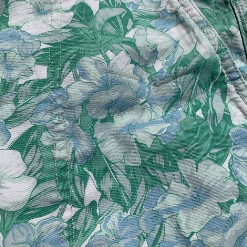 NWOT Gap Green Blue White Flower Shorts Size 2 Summer Spring Vacation Coastal - Image 4