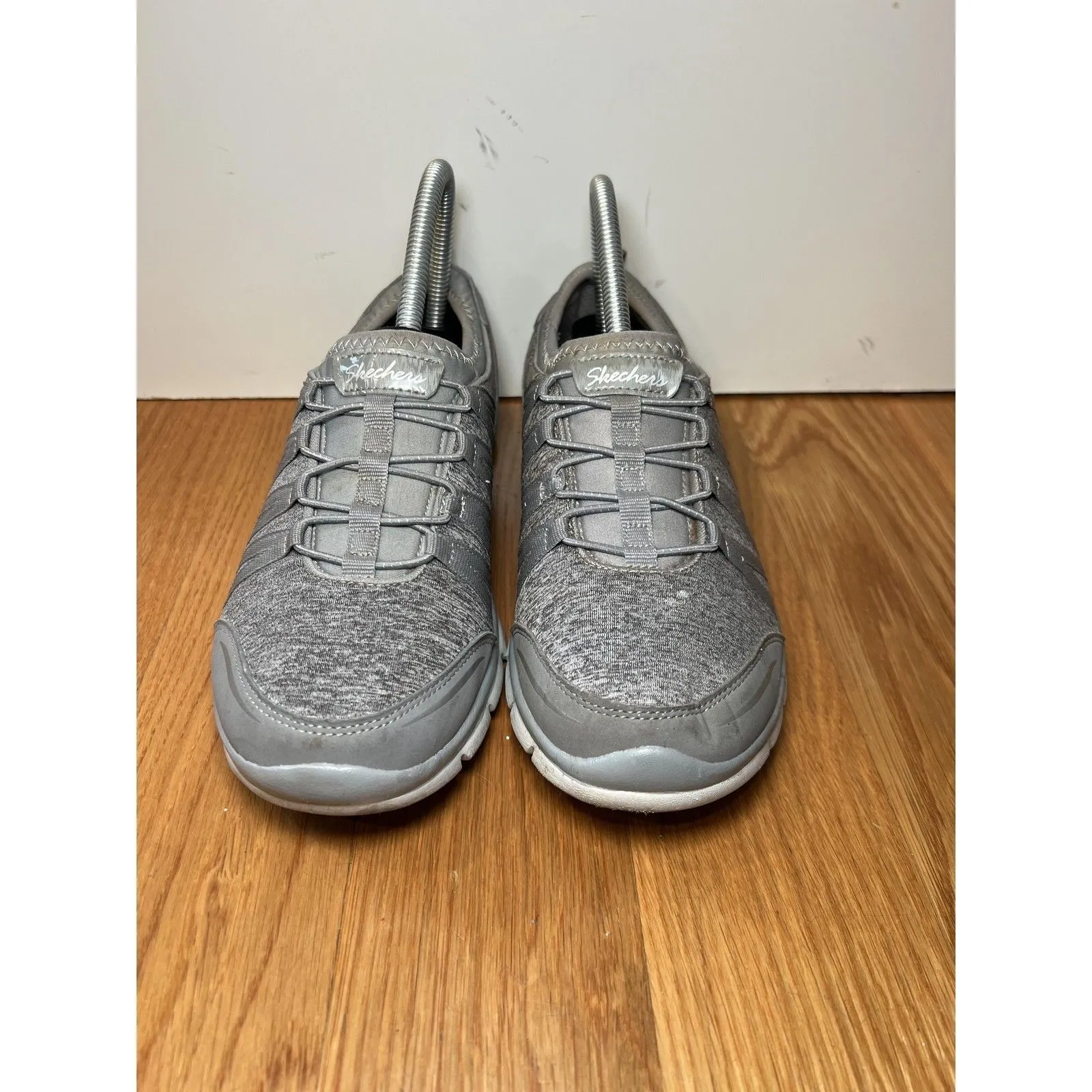 Skechers Shoes Womens Size 8.5 Gray Slip-On Memory Foam Bungee Laces SN 22602 - Image 2