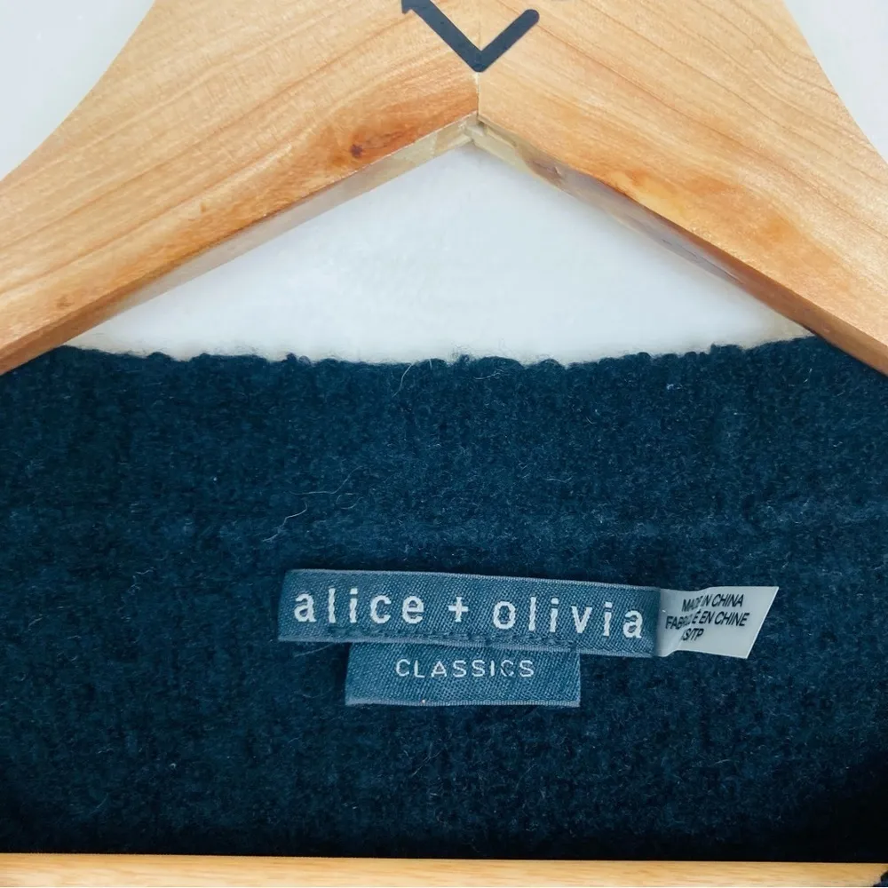 Alice +Olivia black wool and cashmere boucle textured sweater. Size XS - Image 2