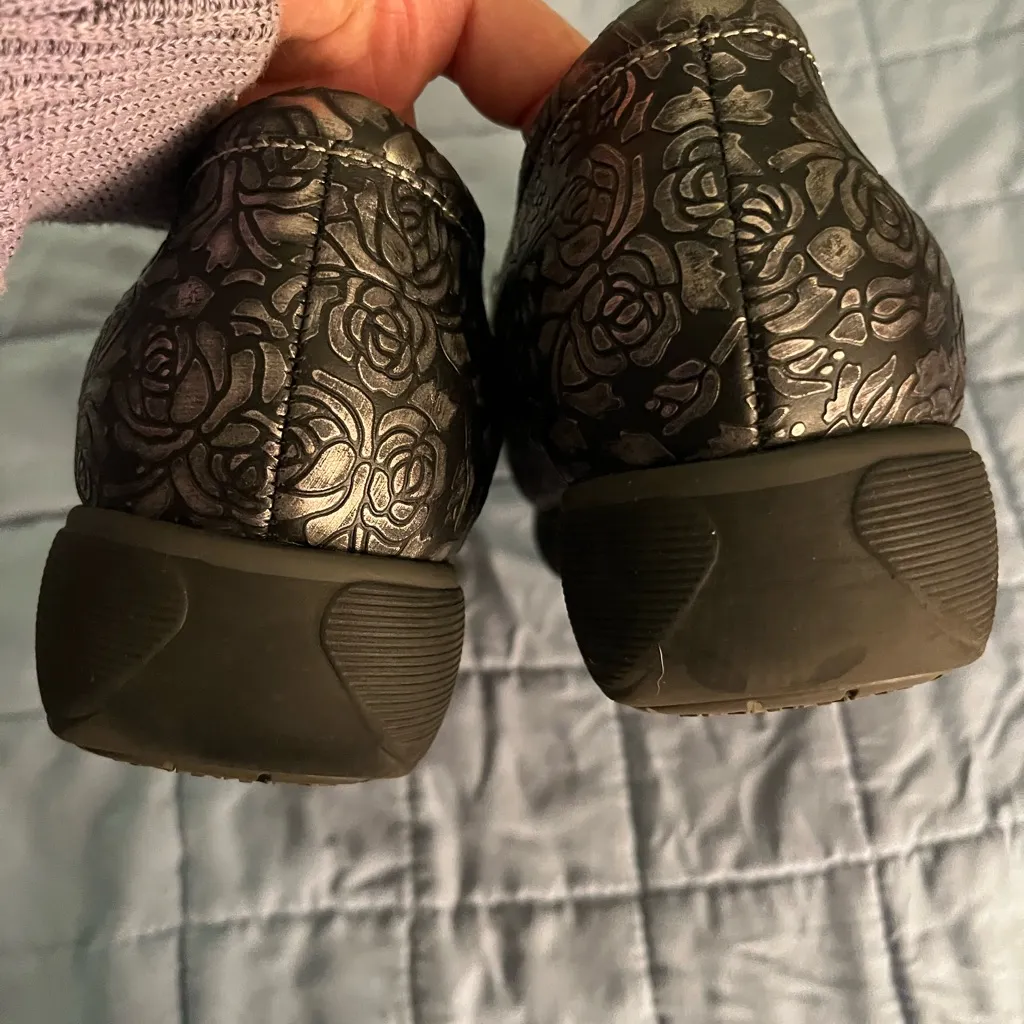 Grey’s Anatomy Floral Softwalk Nursing Shoes Womens 7.5 Wide - Image 6