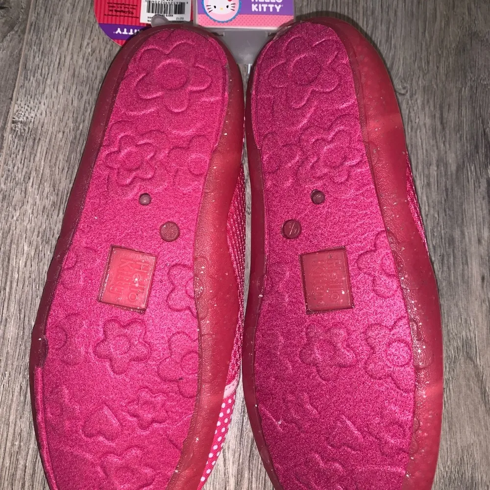 Hello Kitty  shoes new rare 2012 - Image 3