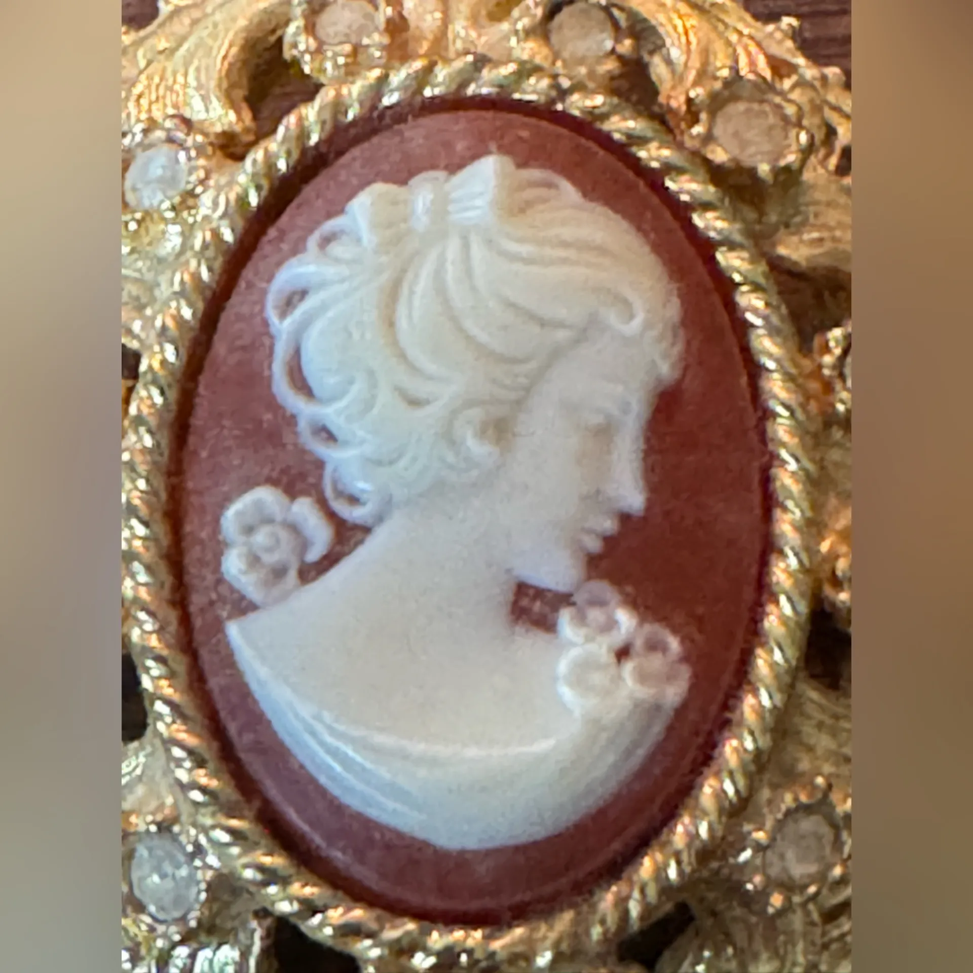 R.J.Graziano Ornate Cameo and Austrian Crystal Gold Plated Brooch and Pendant 2" Pink - Image 7
