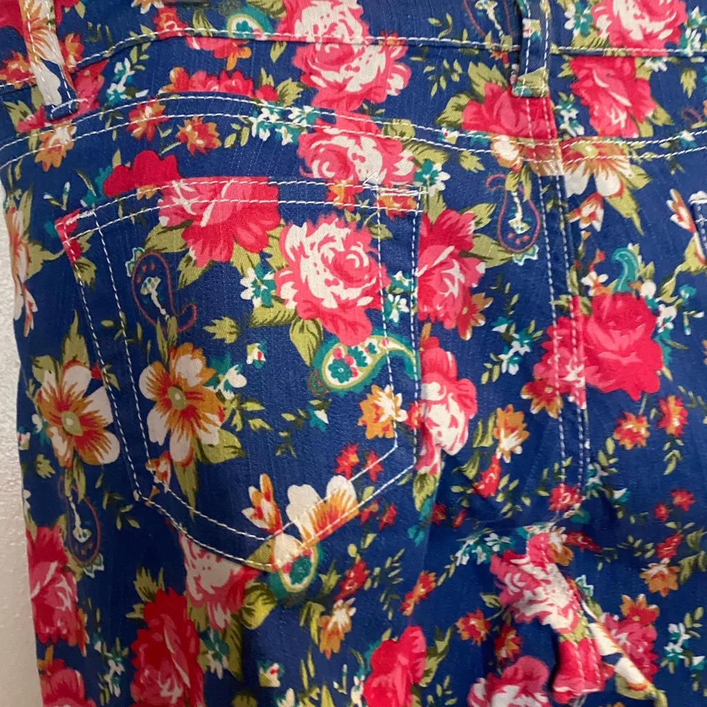 Vintage U Cute Womens Juniors Floral Light Denim Jeans Size 11 Blue Red Green - Image 6