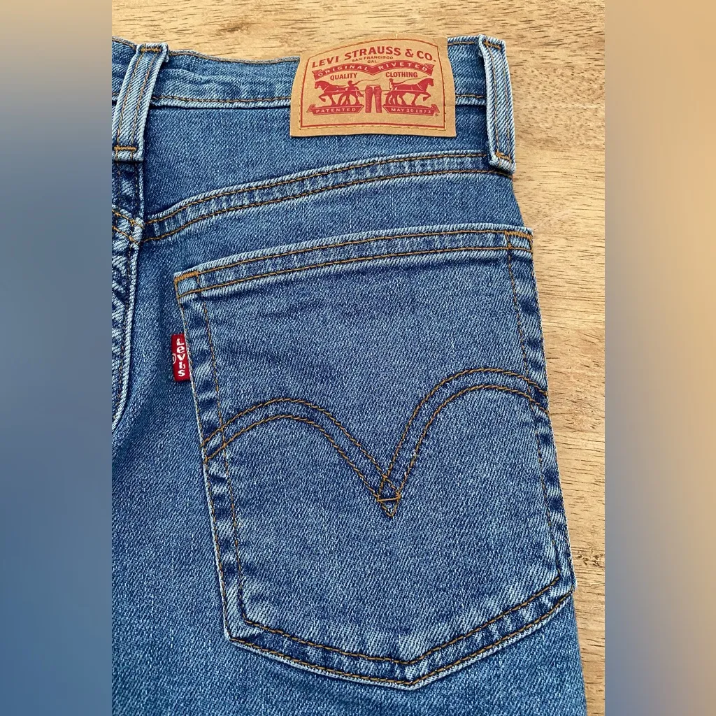 Levi’s Premium Women’s Sz 24 Wedgie Straight Fit Medium‎ Blue Jeans - Image 9