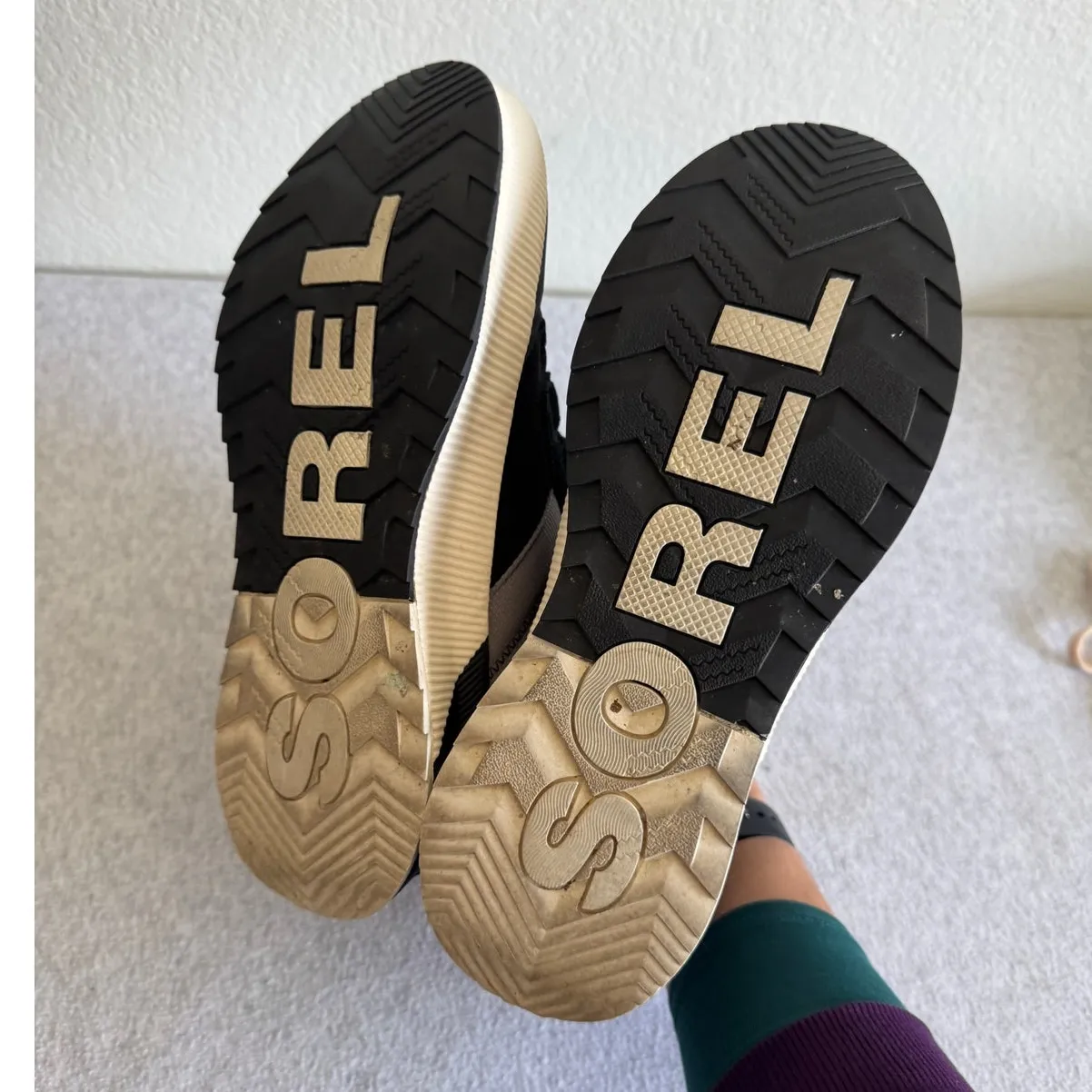 Women's Sorel Out N About III Mid Sneaker Waterproof in Black Size 9 - Image 7