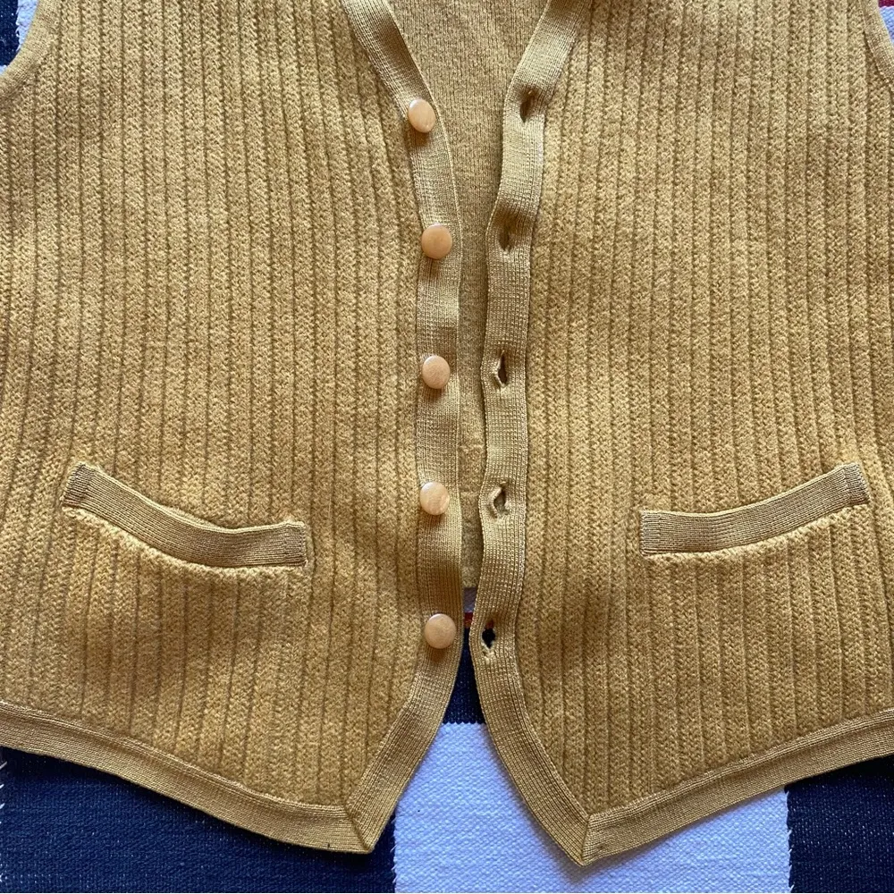 RARE Vintage Montfort Mustard 100% Wool button up Vest. Made in Britain. Small. - Image 5