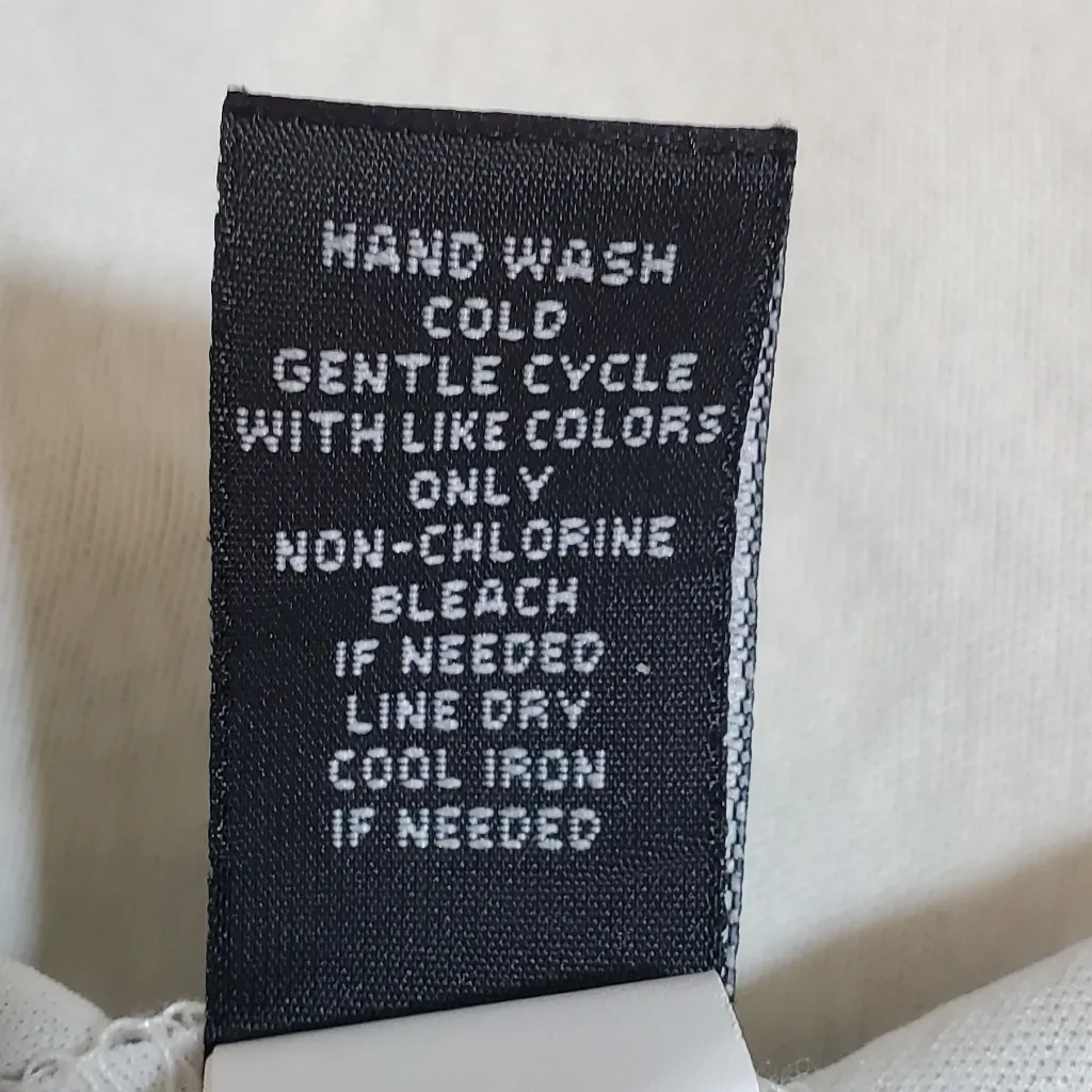 Torrid Women's Bonded Lace Hi-Low Skater Black & White Skirt. Size: 2‎ - Image 8