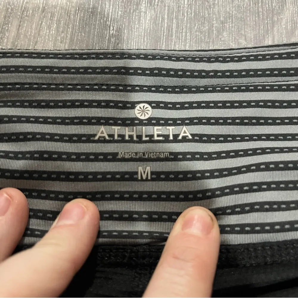 Athleta Black Grey Stripes Skort; Medium - Image 2