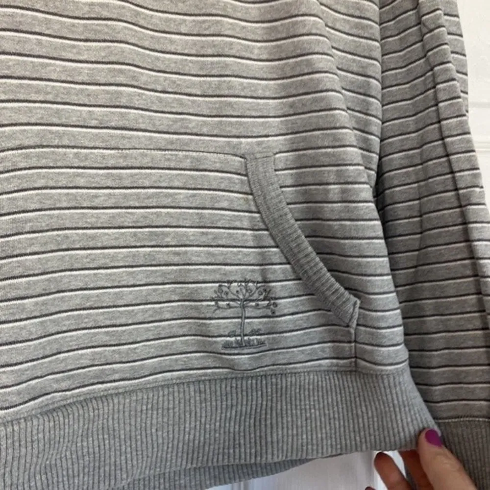 Striped grey pullover hoodie hooded cropped size large - Image 3