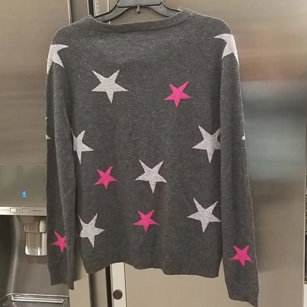 💕PHILOSOPHY💕 Cashmere Raglan Star Print Sweater Medium M NWT - Image 2