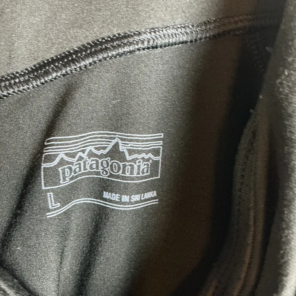 Patagonia Women's Black Cropped Pants - Image 6