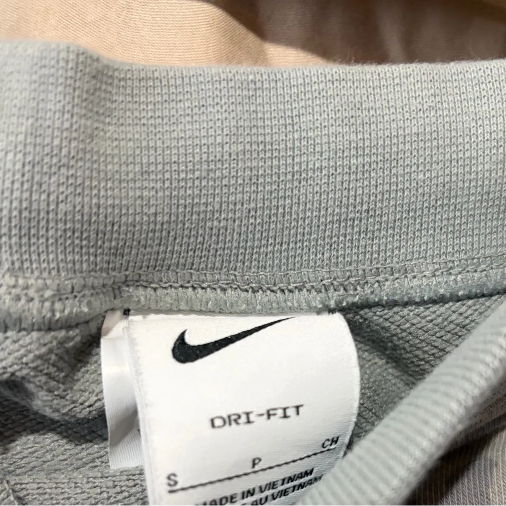 Nike joggers - Image 3