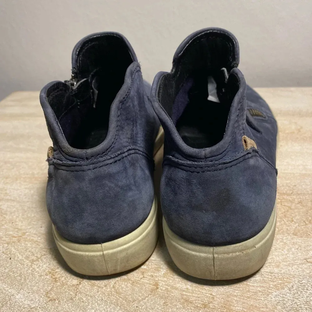Ecco soft low cut zipper bootie blue nubuck. Size 38 / 7 - Image 2