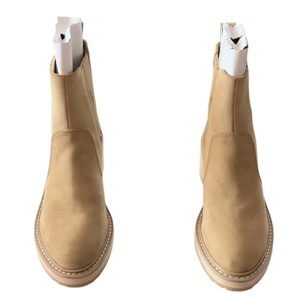 J. CREW Lug Sole Heeled Chelsea Boot In Cashew Size 7 NEW - Image 2